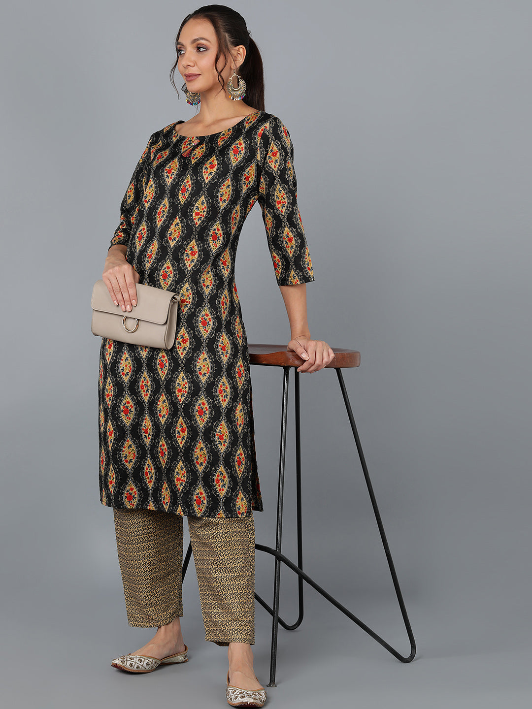 Cotton Blend Printed Straight Kurta Set (Black)