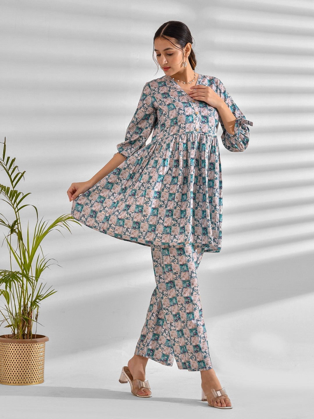 Viscose Rayon Floral V Neck Kurta Set