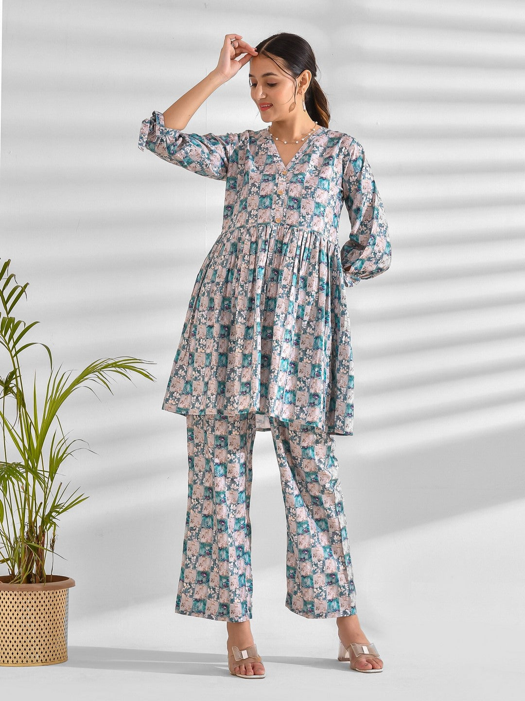 Viscose Rayon Floral V Neck Kurta Set