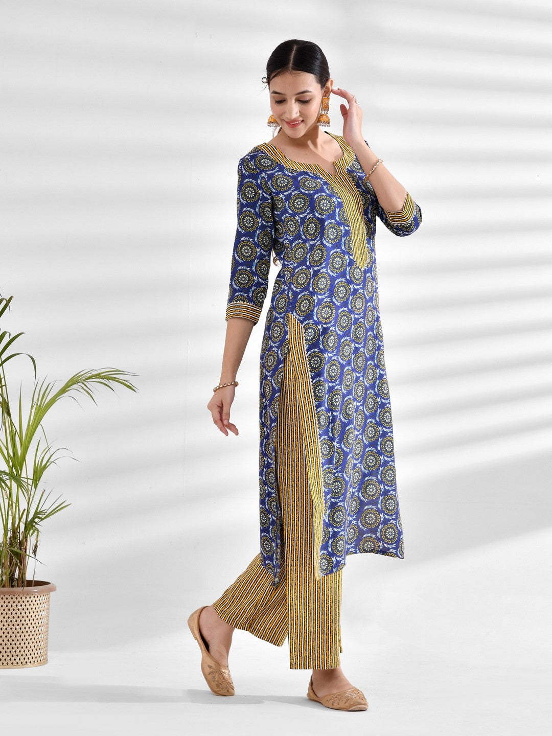 Viscose Rayon Abstract Round Neck Kurta Set