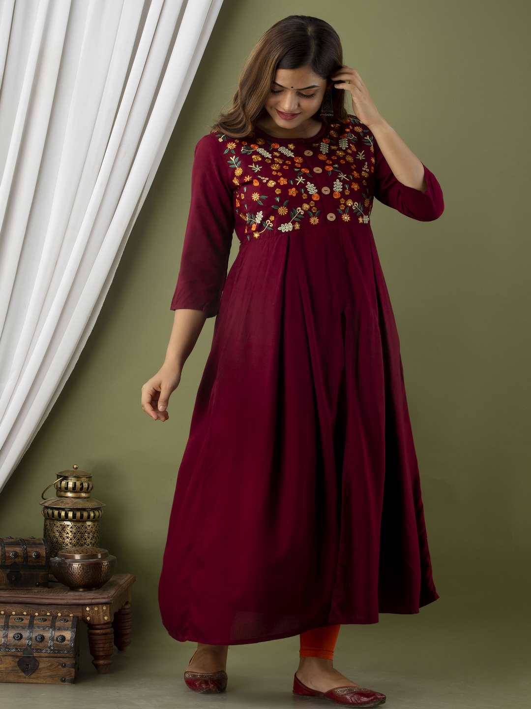 Embroidered Front slit Round Neck 3/4 Sleeve Calf Length Viscose Rayon Kurta