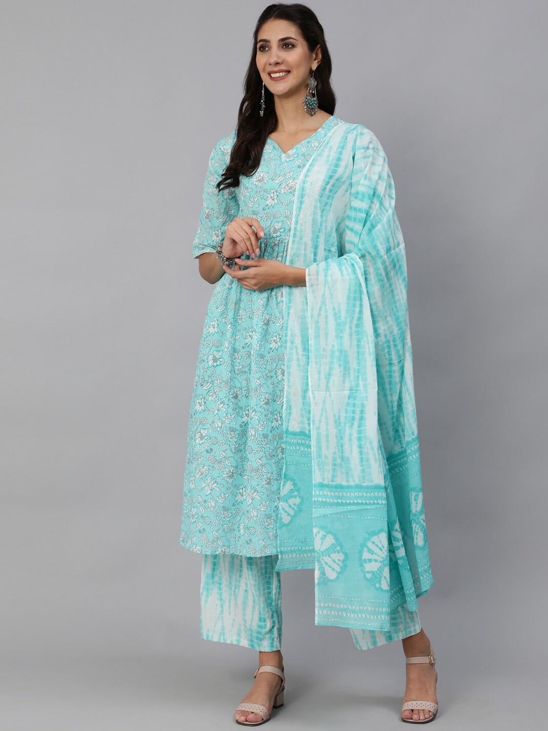 Women Blue Floral Printed Kurta Set With Palazo & Dupatta