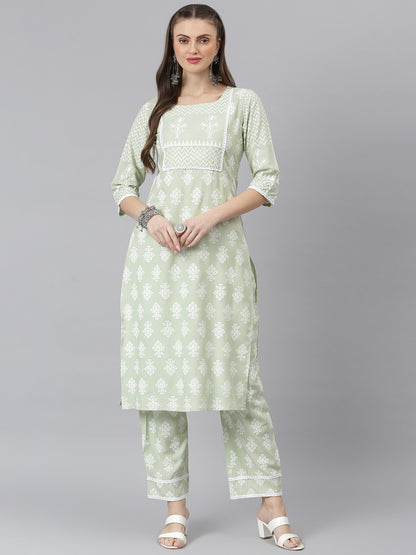 Women Floral Print Rayon Straight Kurta Pant Set