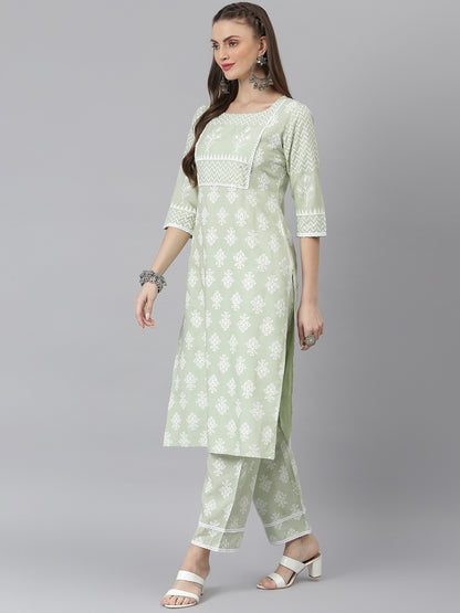 Women Floral Print Rayon Straight Kurta Pant Set