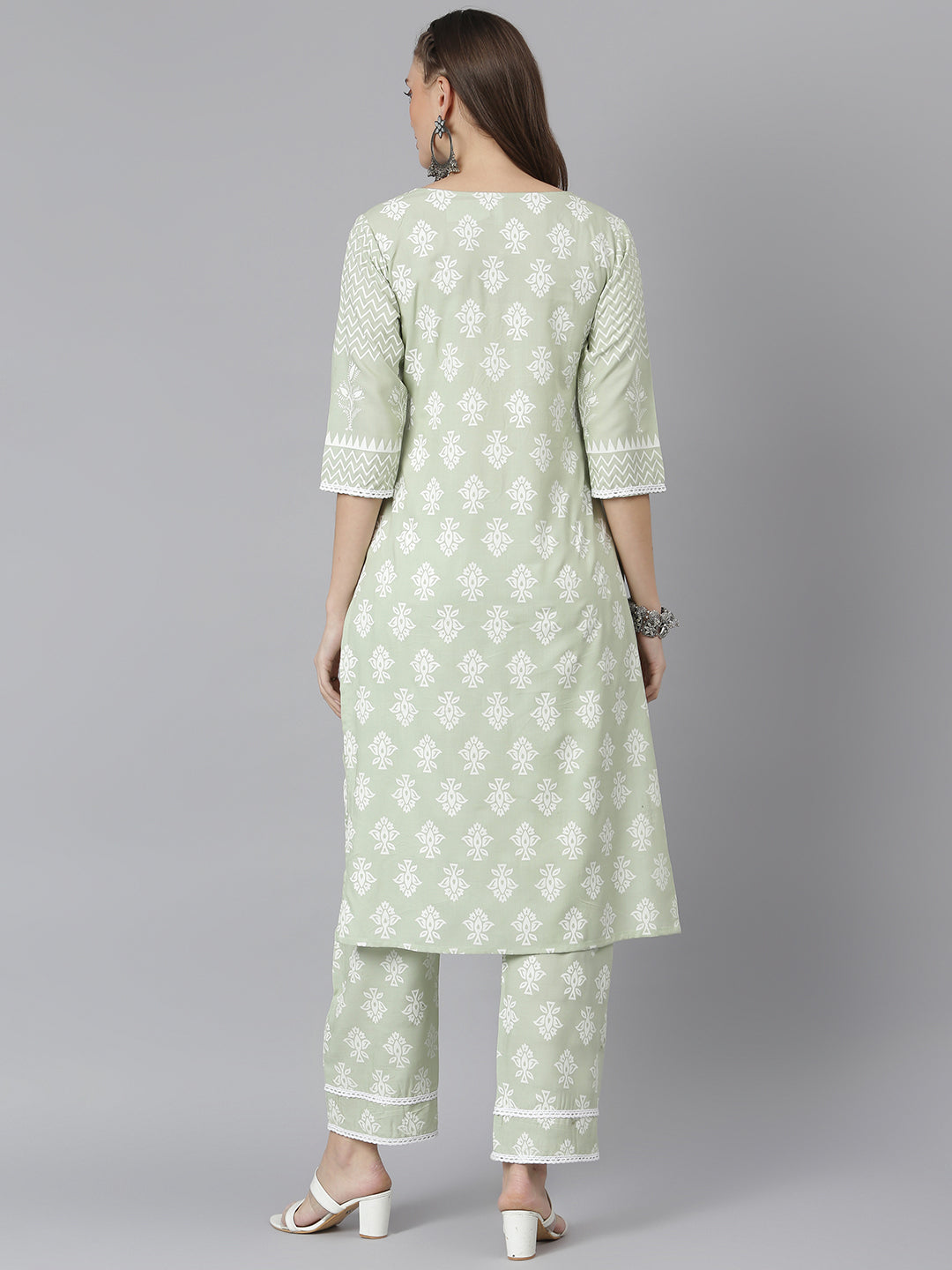 Women Floral Print Rayon Straight Kurta Pant Set