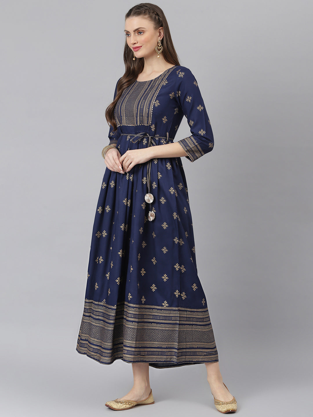 Women Gold Printed Rayon Flared Kurta