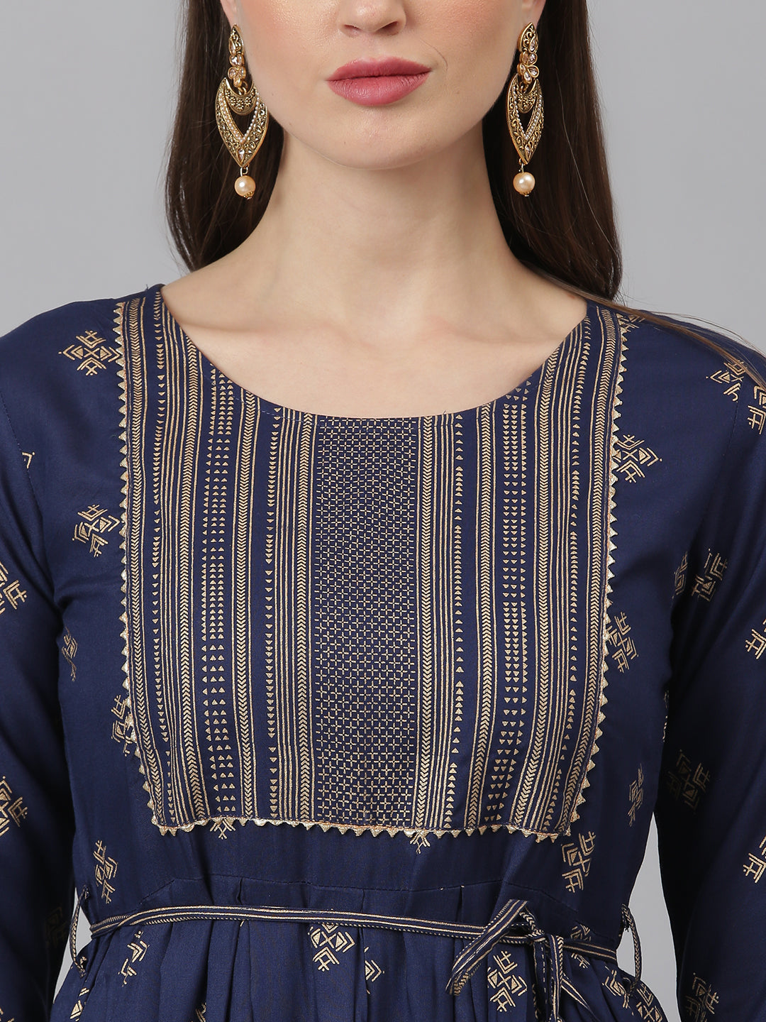 Women Gold Printed Rayon Flared Kurta