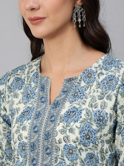 Women Blue & Cream Floral Printed Straight Kurta With Three Quarter Sleeves