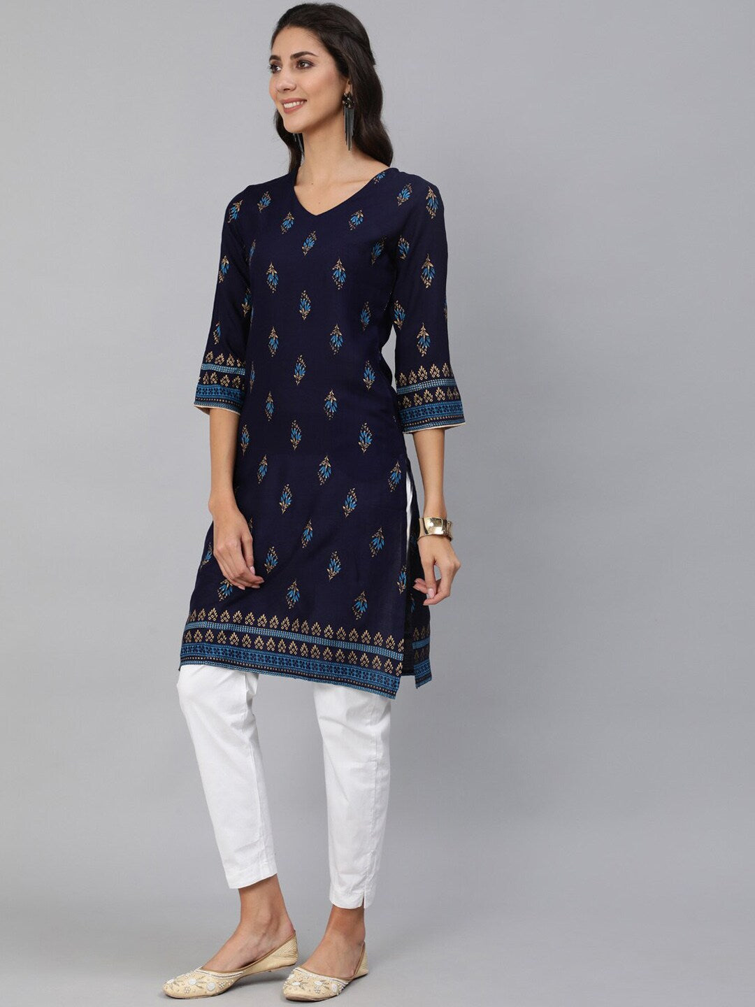 Women Navy Blue & Gold Printed Straight Kurta With Three Quarter sleeves